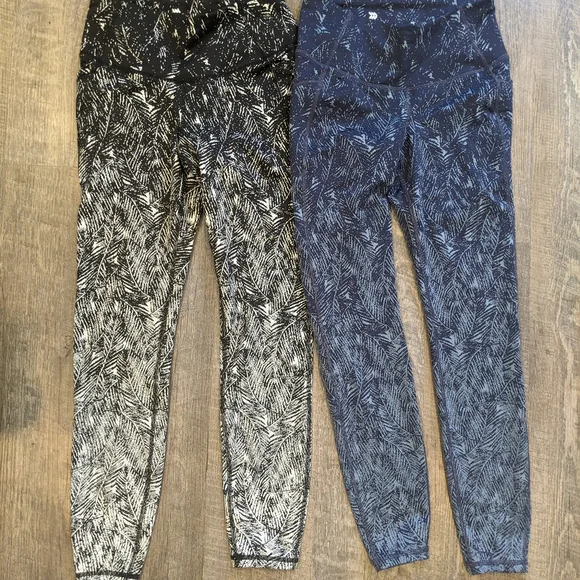 All in Motion Black and Blue Patterned Leggings - Picture 2 of 4